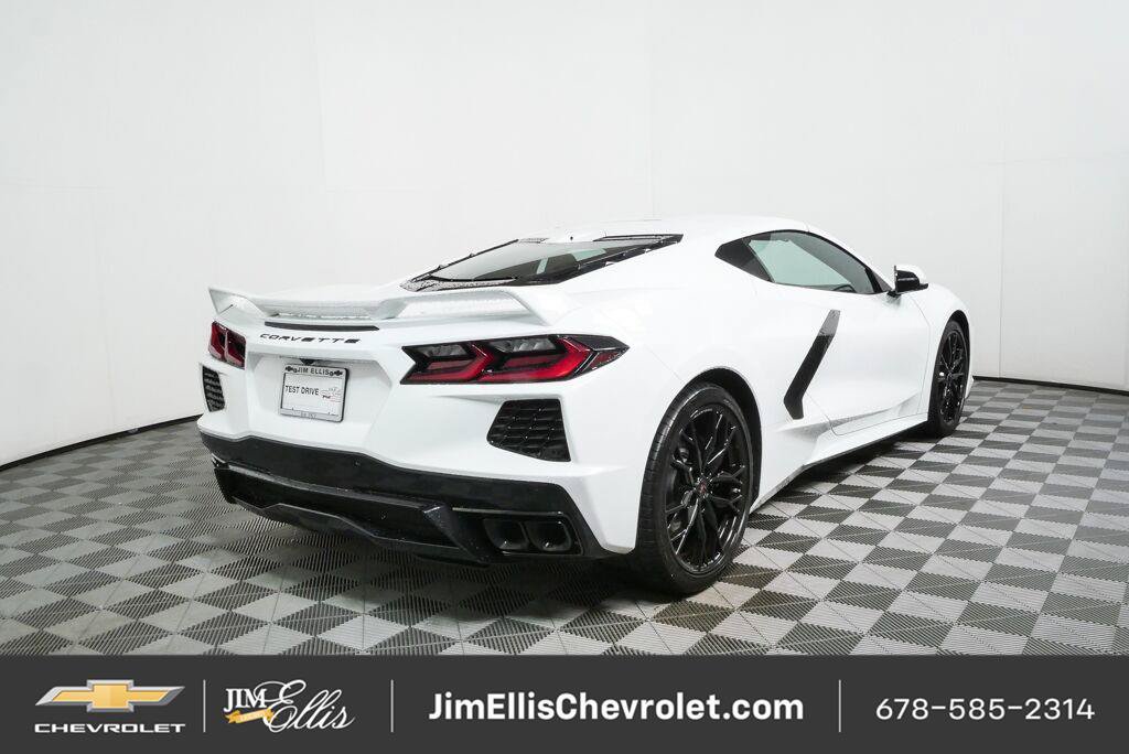 Used 2024 Chevrolet Corvette Stingray Preferred Cpe w/ Z51 Performance Package RWD image 3