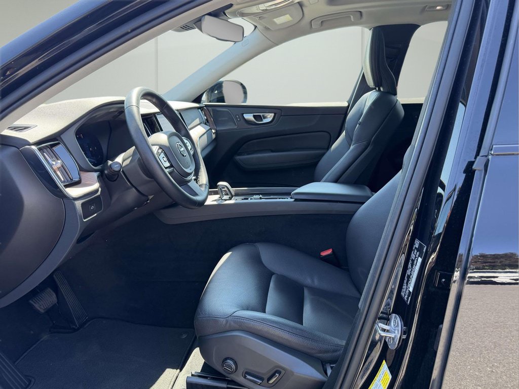 Used 2024 Volvo XC60 B5 Plus w/ Protection Package Premier AWD/4WD image 15