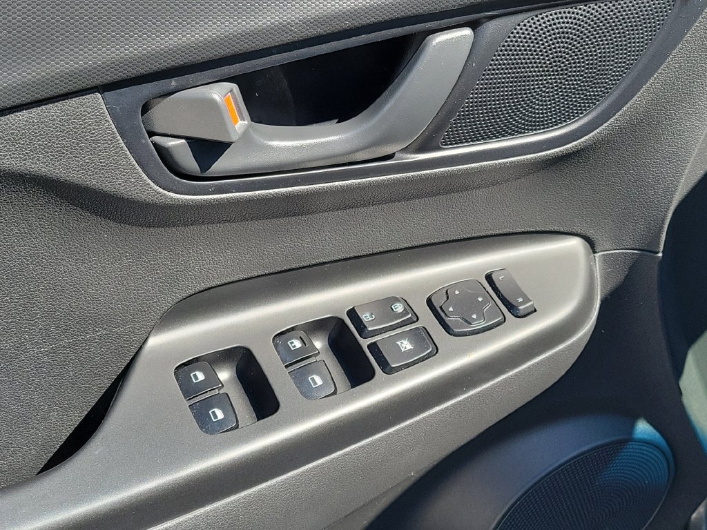 Used 2022 Hyundai Kona SE w/ Cargo Package FWD image 28