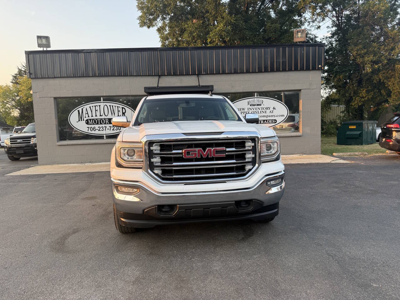 Used 2017 GMC Sierra 1500 SLT AWD/4WD image 3