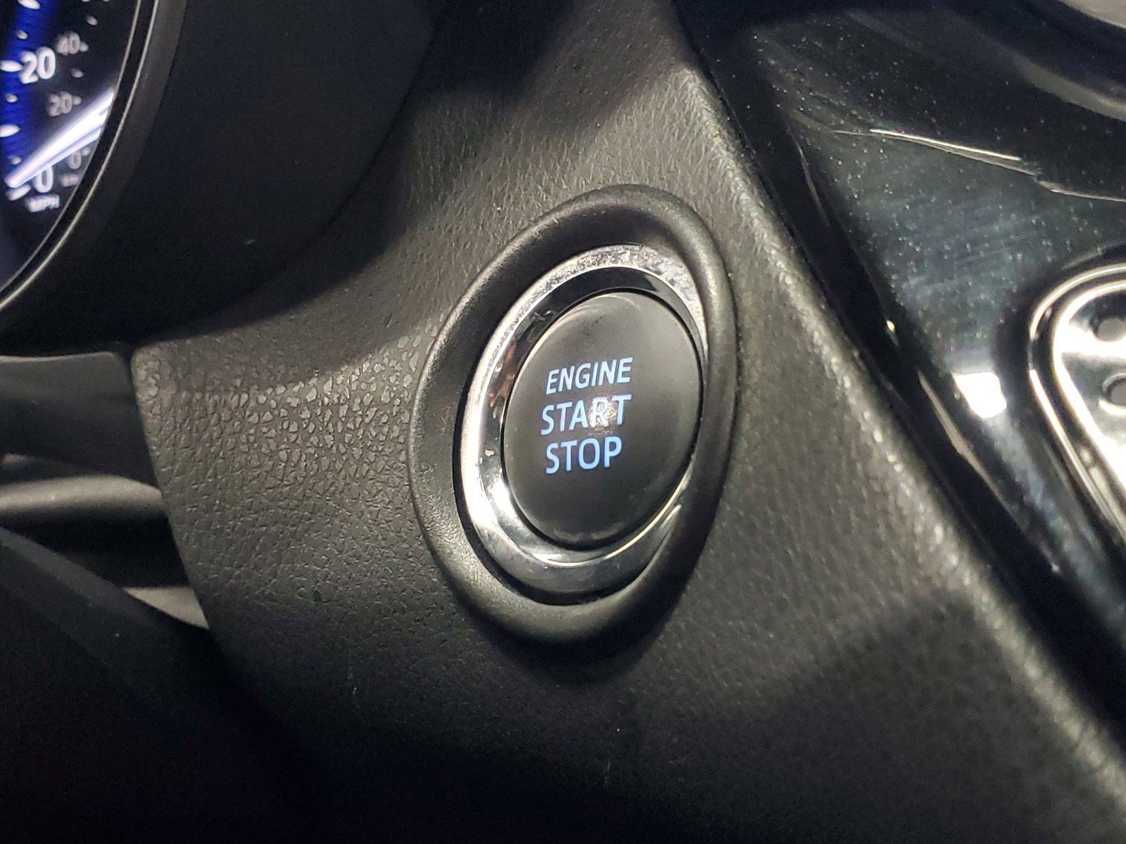 Used 2019 Toyota C-HR Limited image 32