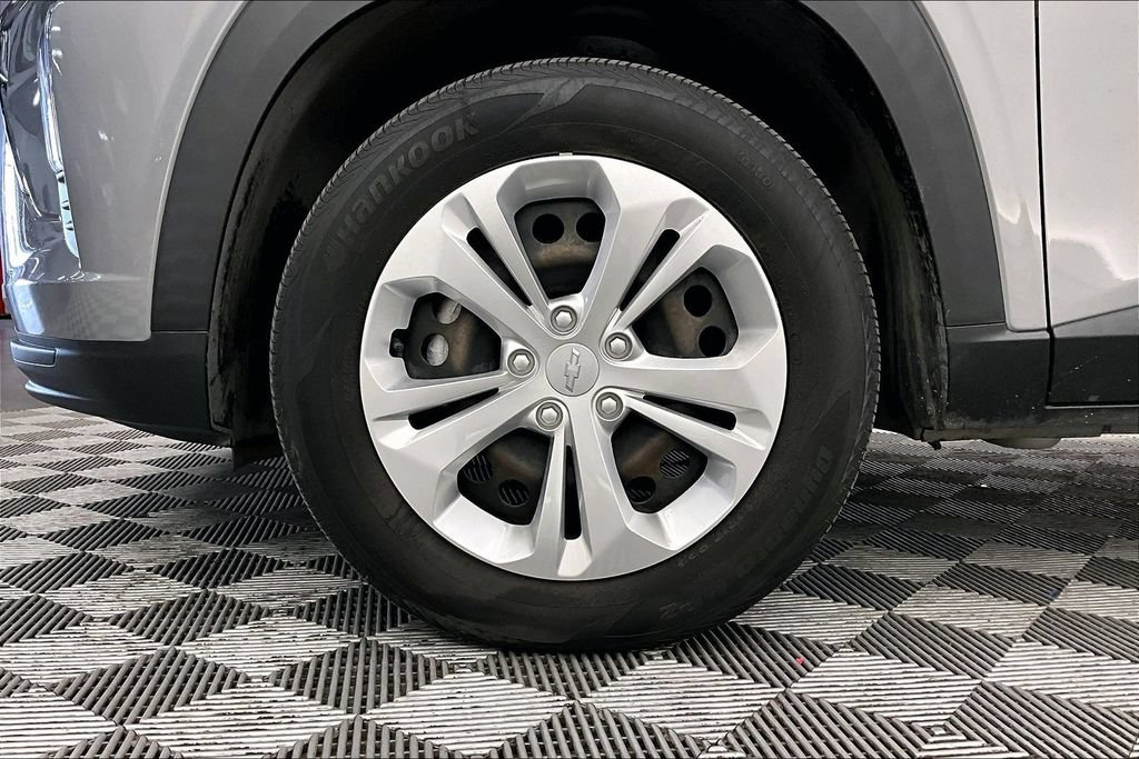 Used 2024 Chevrolet Trax LS w/ Driver Confidence Package FWD image 8