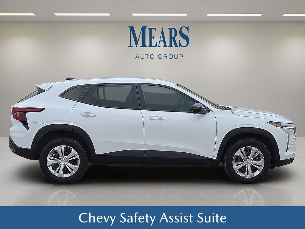 Used 2024 Chevrolet Trax LS image 7