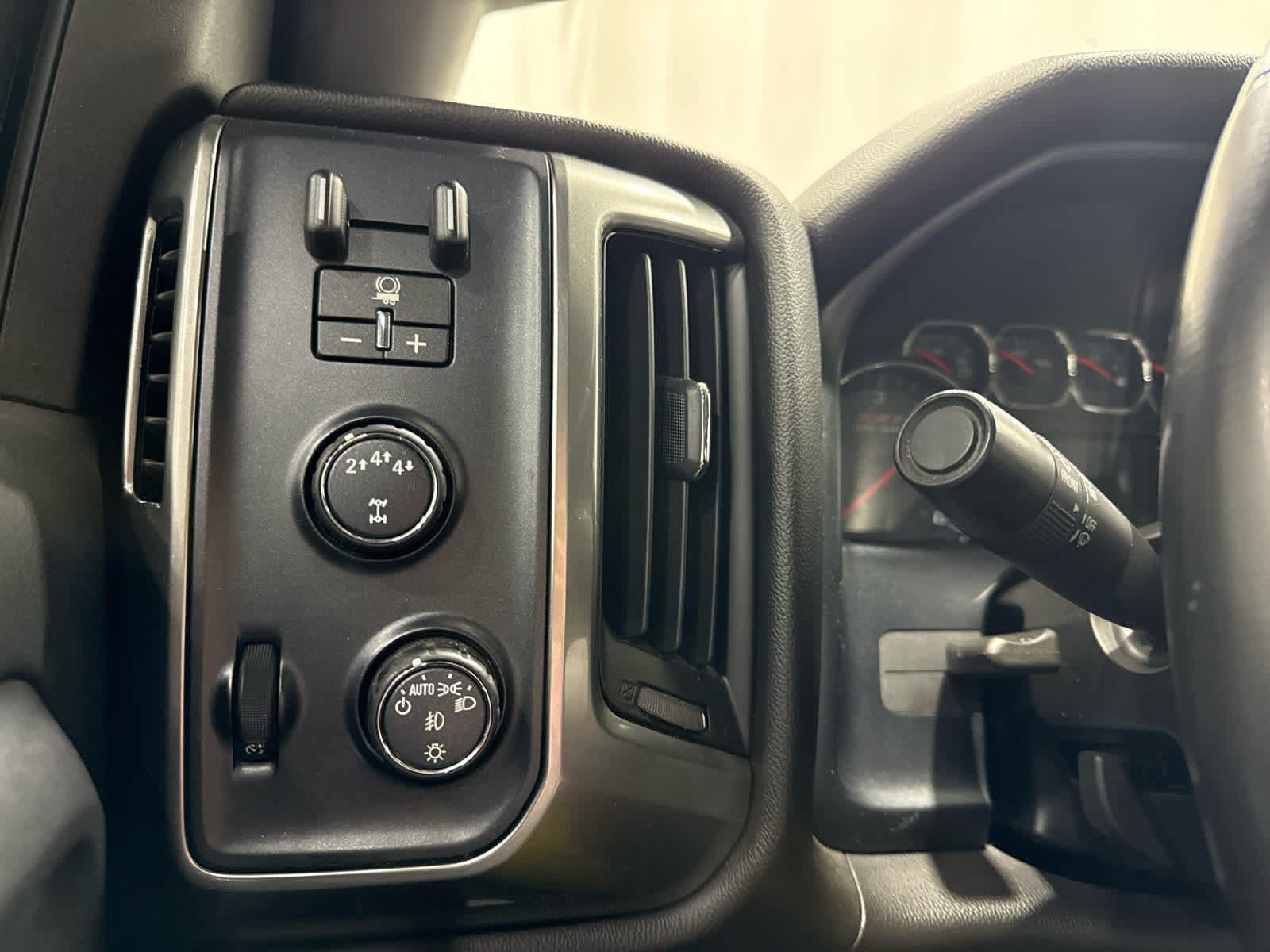 Certified 2019 Chevrolet Silverado 2500 LT w/ All Star Edition AWD/4WD image 22