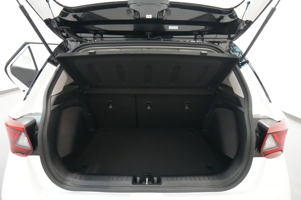 New 2026 Hyundai Venue SEL image 18