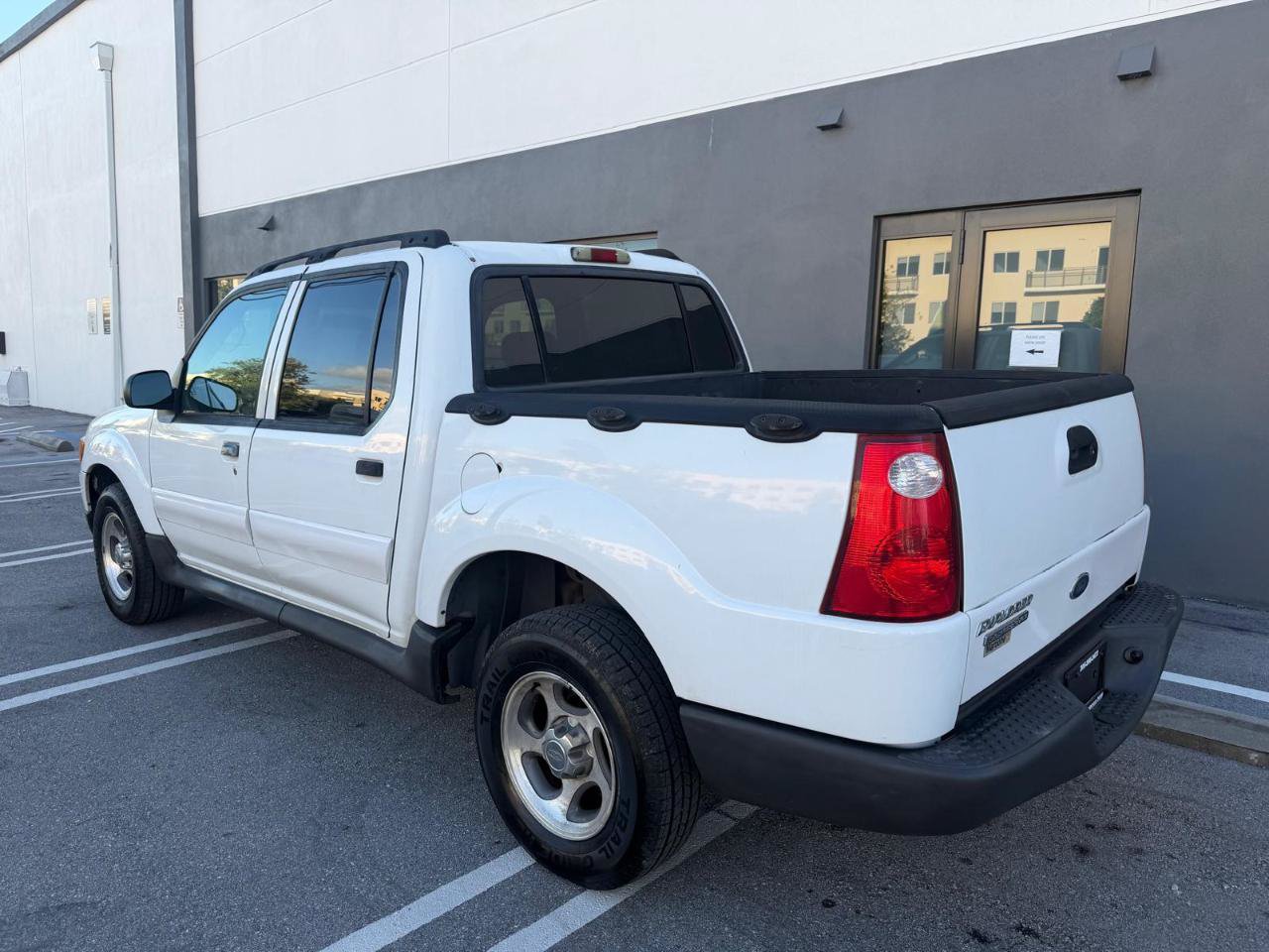 Used 2005 Ford Explorer Sport Trac XLT RWD image 8