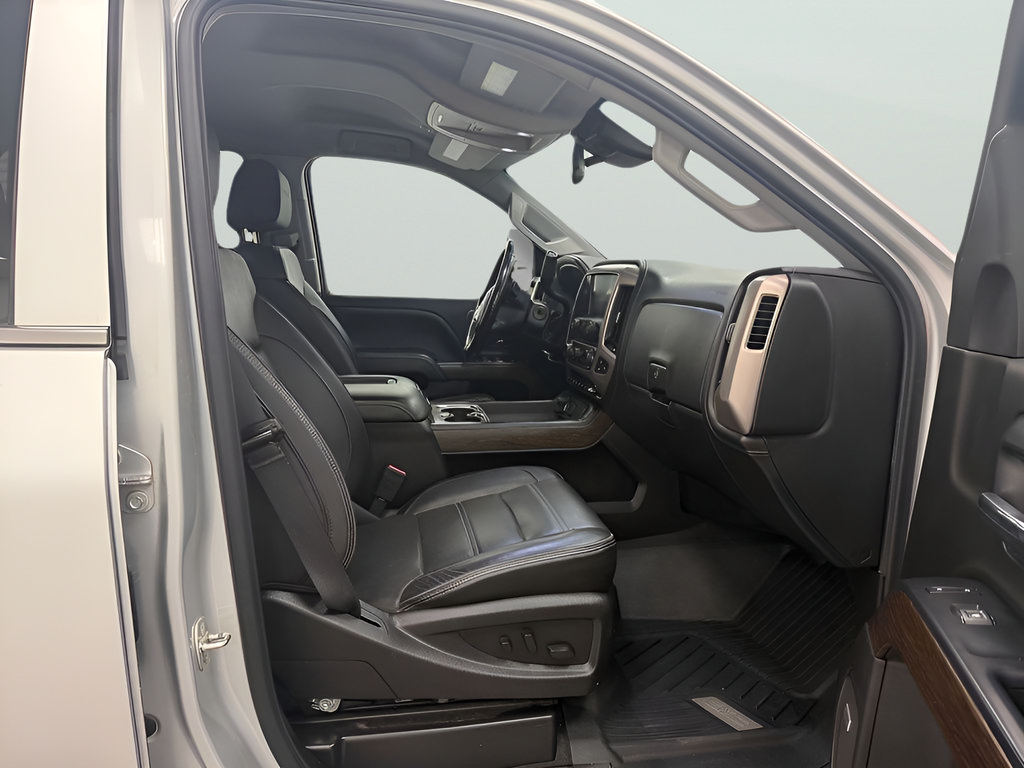 Used 2019 GMC Sierra 2500 Denali w/ Duramax Plus Package AWD/4WD image 10