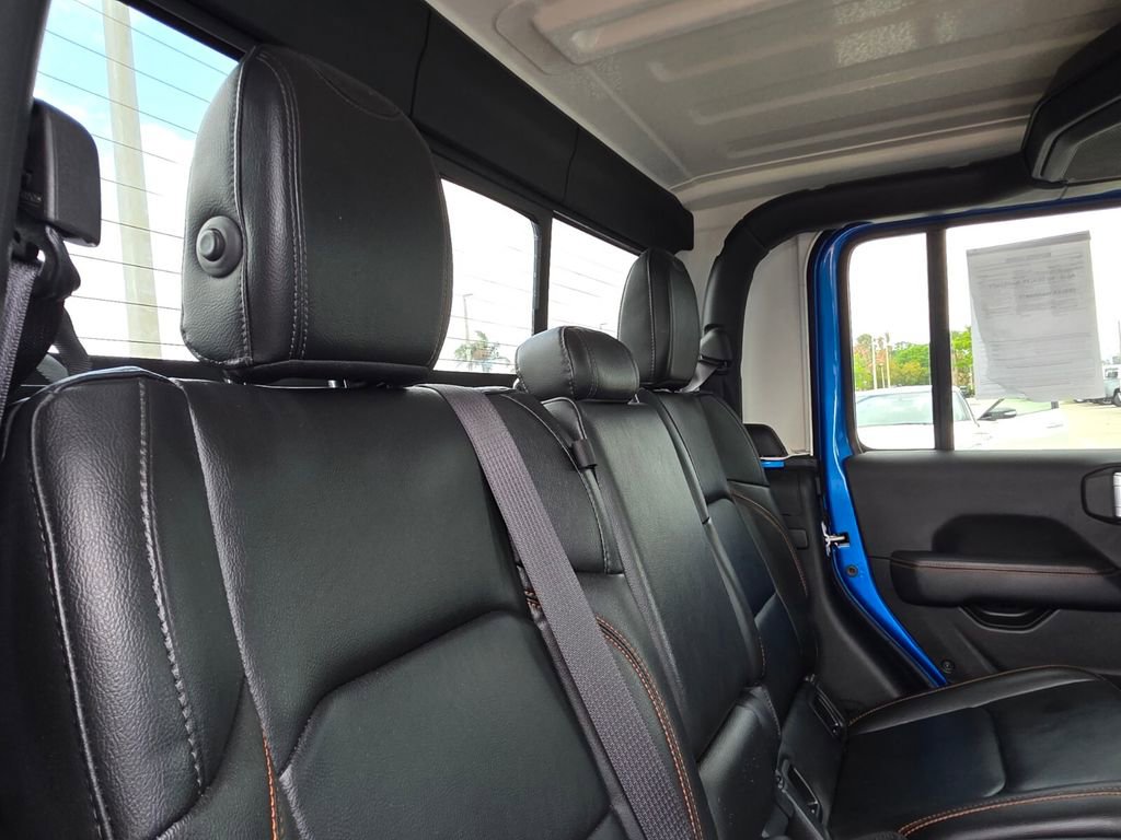 Used 2022 Jeep Gladiator Mojave w/ Cold Weather Group image 14