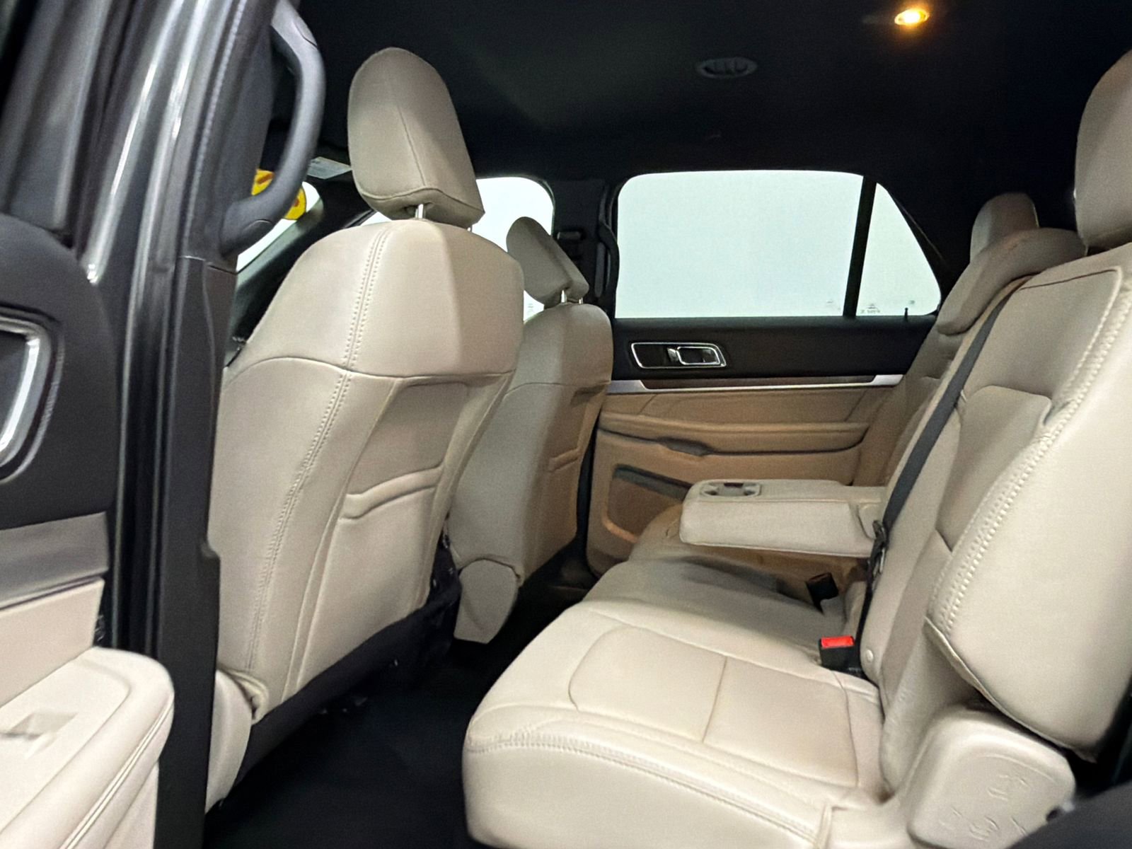 Used 2019 Ford Explorer Limited w/ Class III Trailer Tow Package FWD image 19