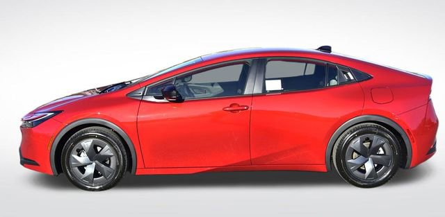 New 2026 Toyota Prius LE image 2