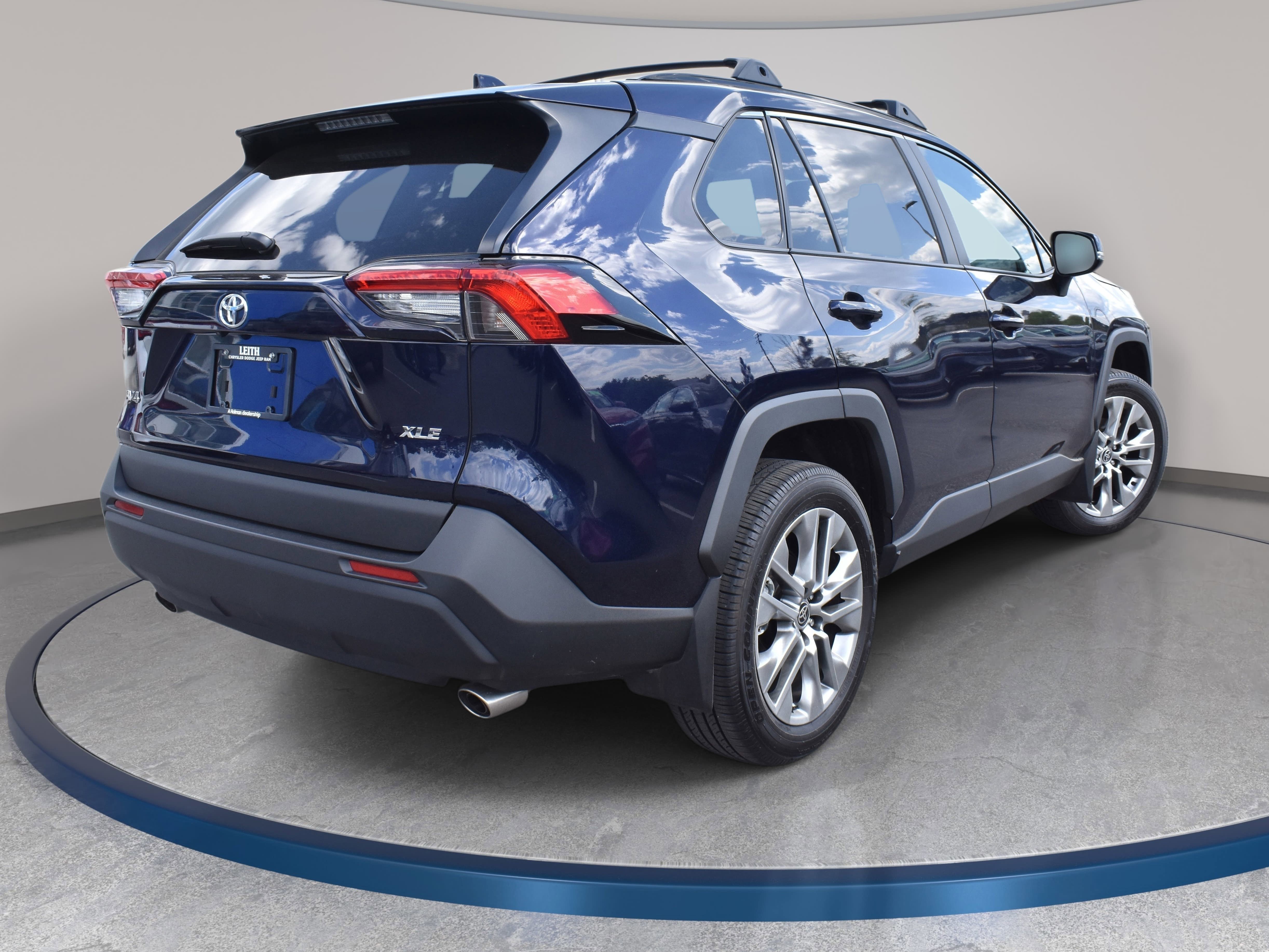 Used 2025 Toyota RAV4 XLE Premium FWD image 6