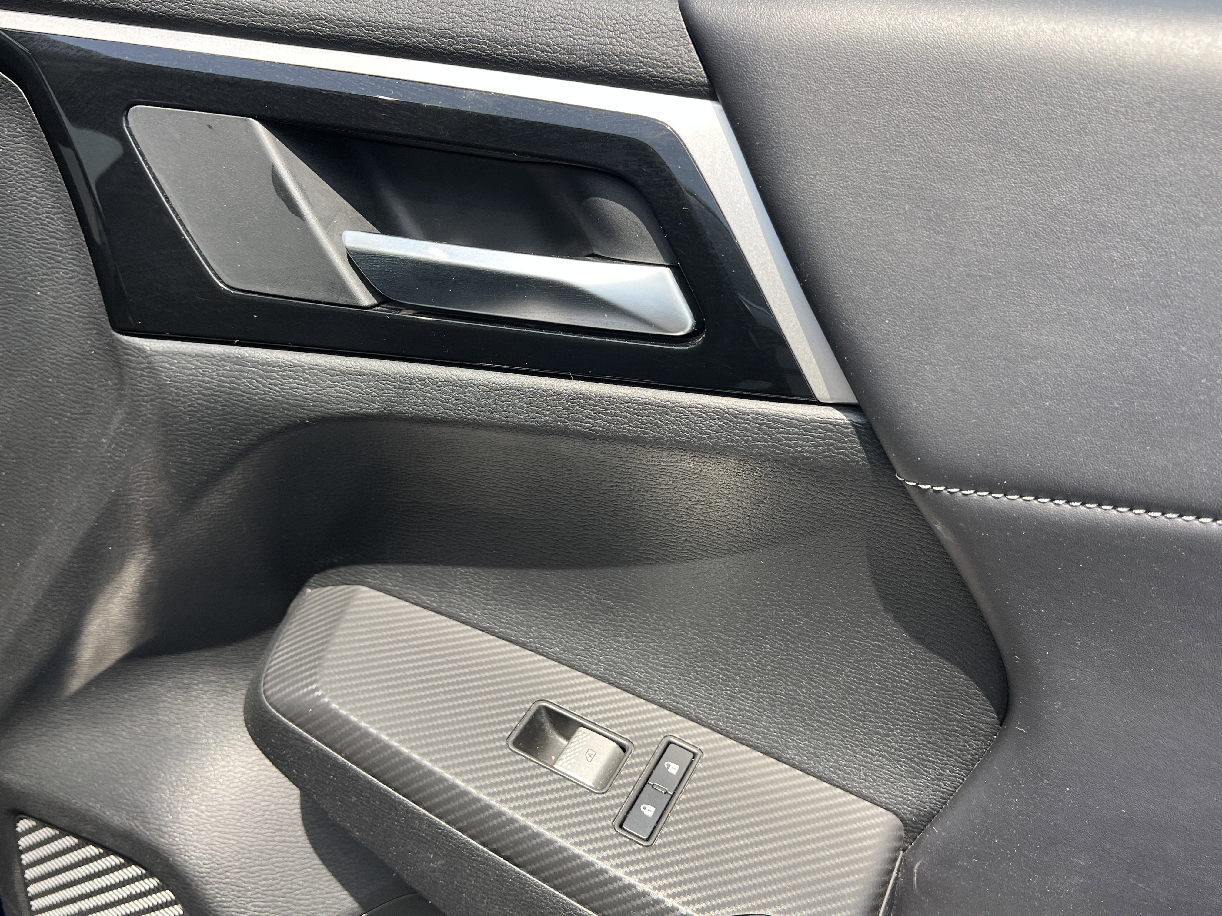 Used 2024 Mitsubishi Outlander FWD image 18