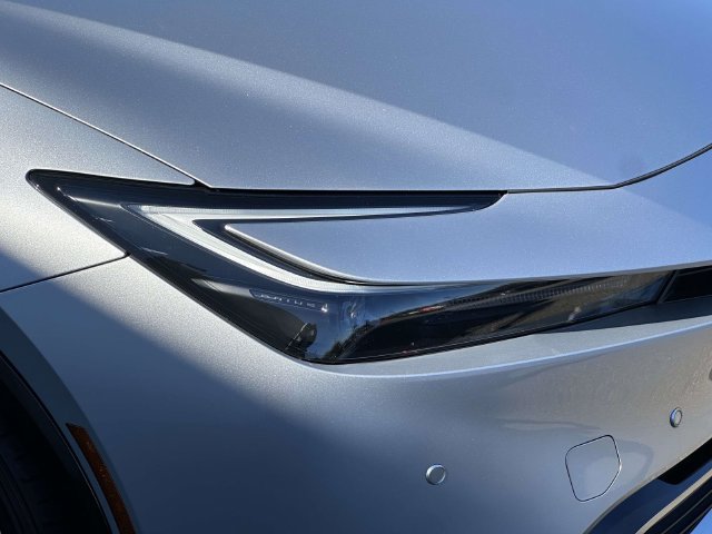 Used 2023 Toyota Prius Prime Premium FWD image 11