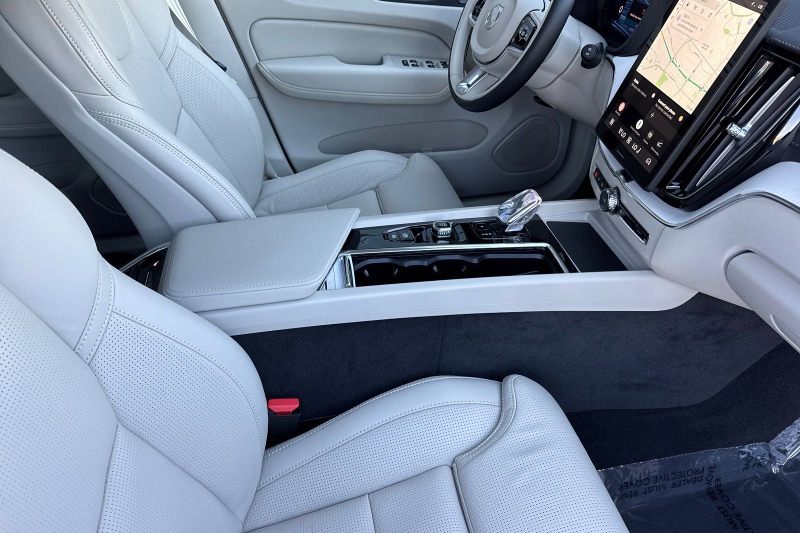 Certified 2026 Volvo XC60 B5 Ultra w/ Protection Package Premier AWD/4WD image 17