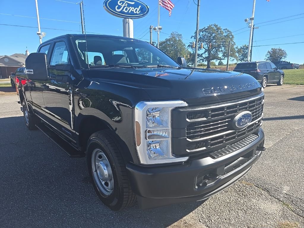 New 2026 Ford F250 XL w/ F-250 >10K GVWR Package image 3