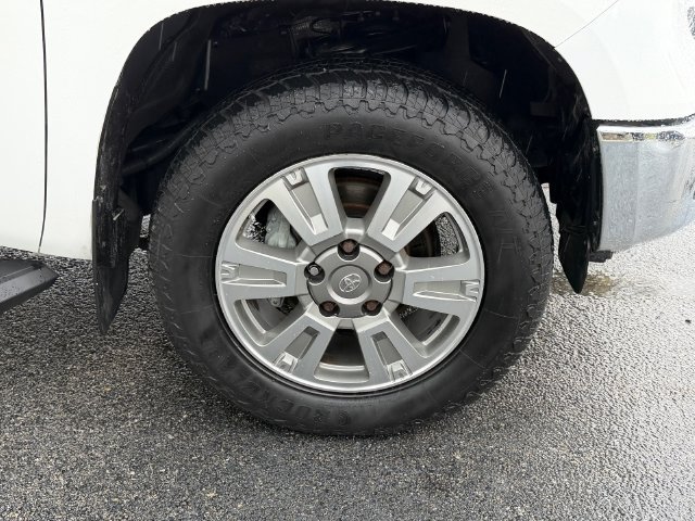 Used 2020 Toyota Tundra SR5 w/ SR5 Upgrade Package AWD/4WD image 9