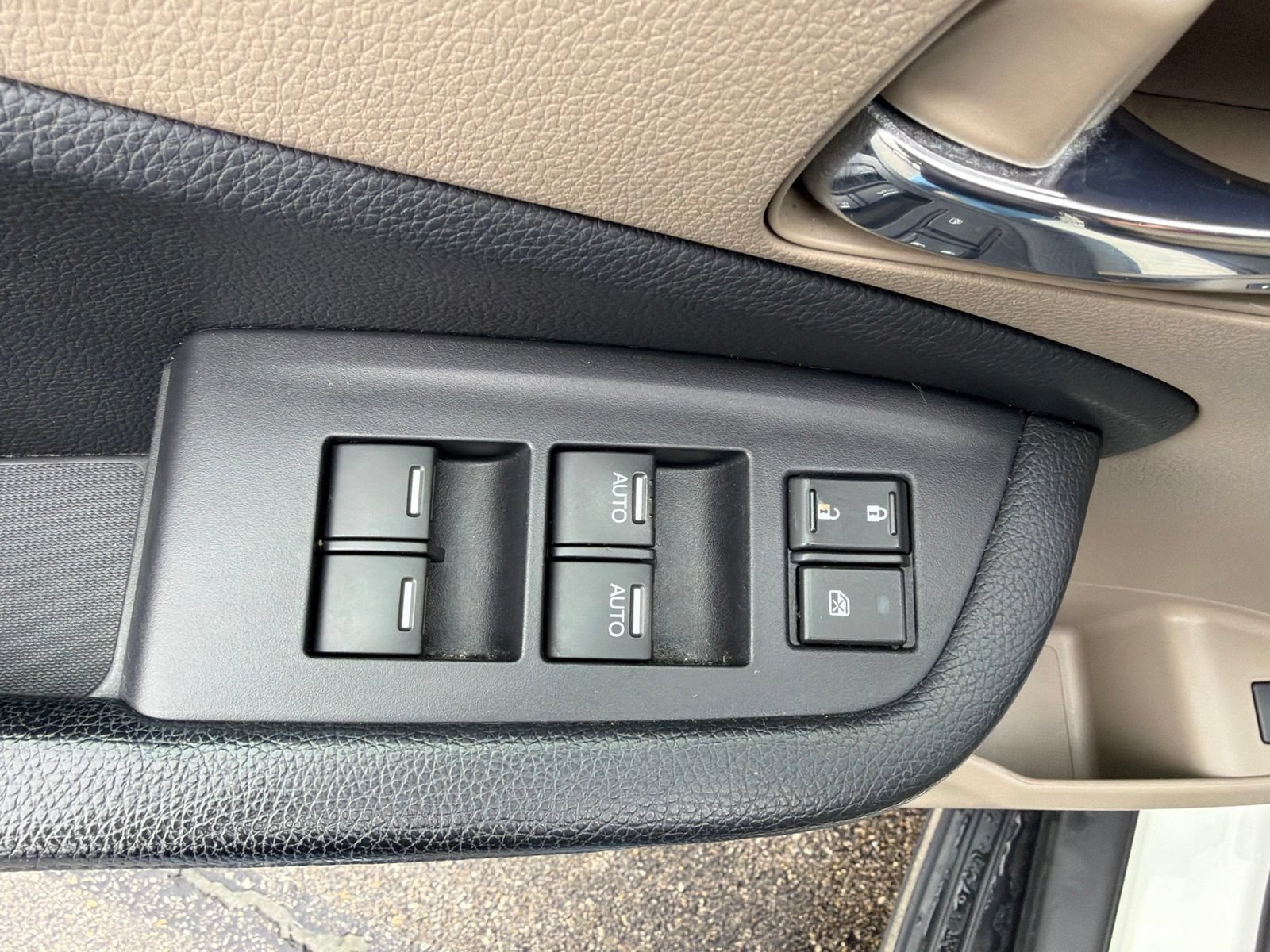 Used 2019 Honda Pilot Touring image 12