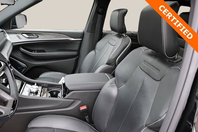 Used 2022 Jeep Grand Cherokee Overland w/ Adv Protech Group III image 12