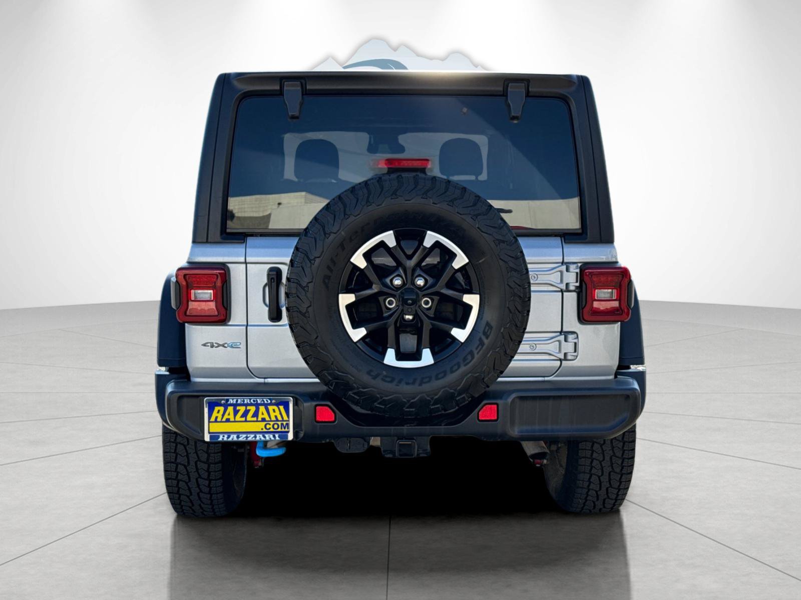 Used 2024 Jeep Wrangler Unlimited Rubicon 4xe AWD/4WD image 4