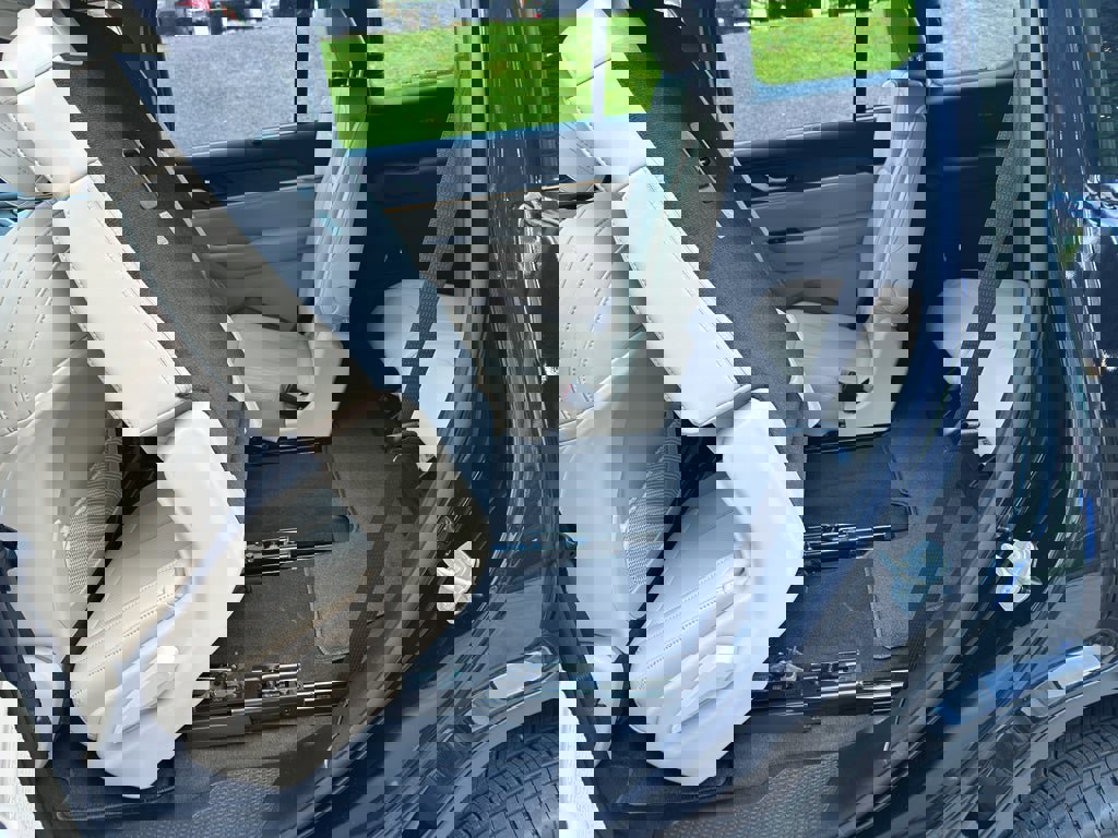 New 2025 Jeep Grand Cherokee L Limited w/ Luxury Tech Group II image 27