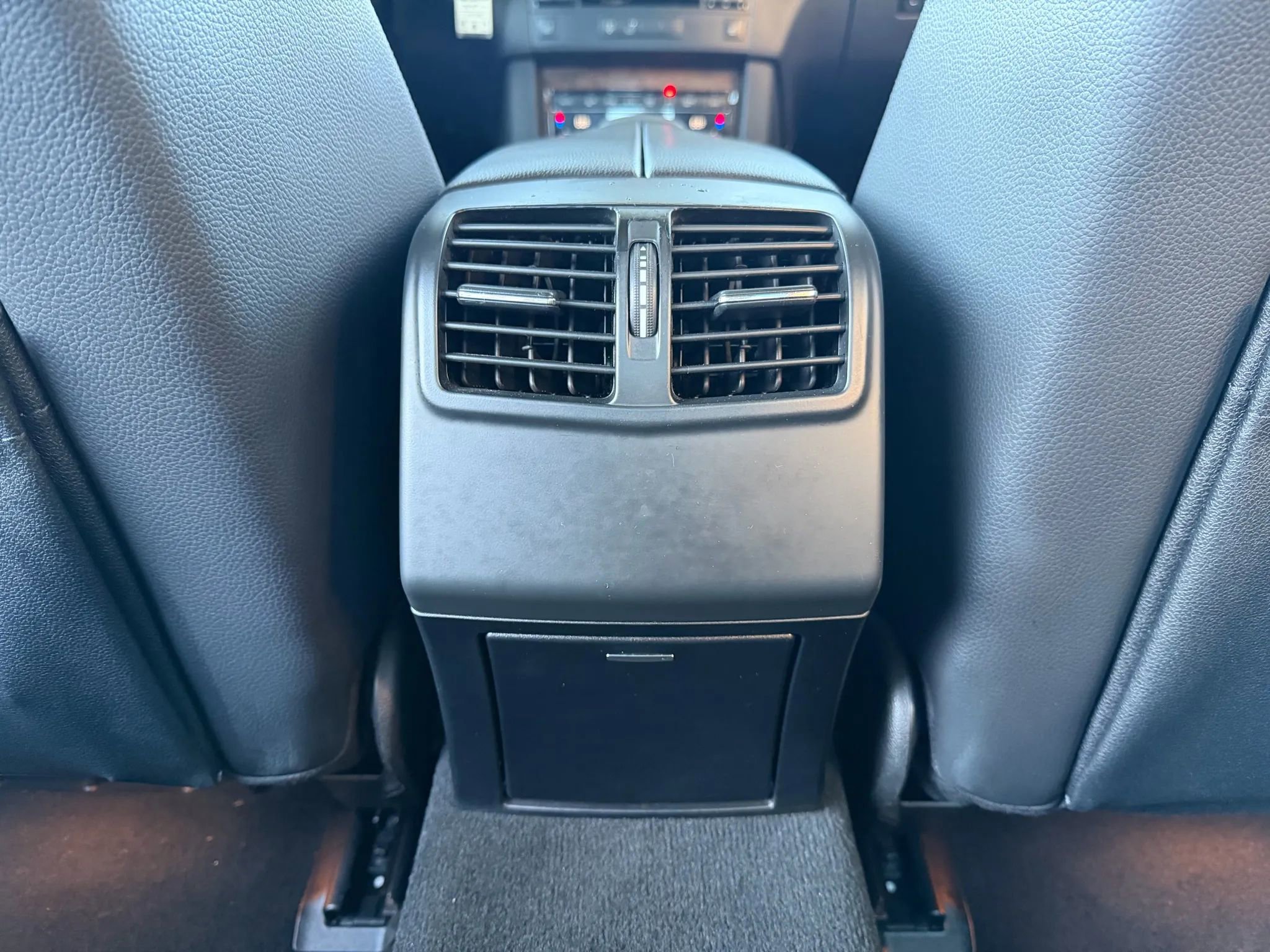 Used 2012 Mercedes-Benz E 350 4MATIC Sedan image 34