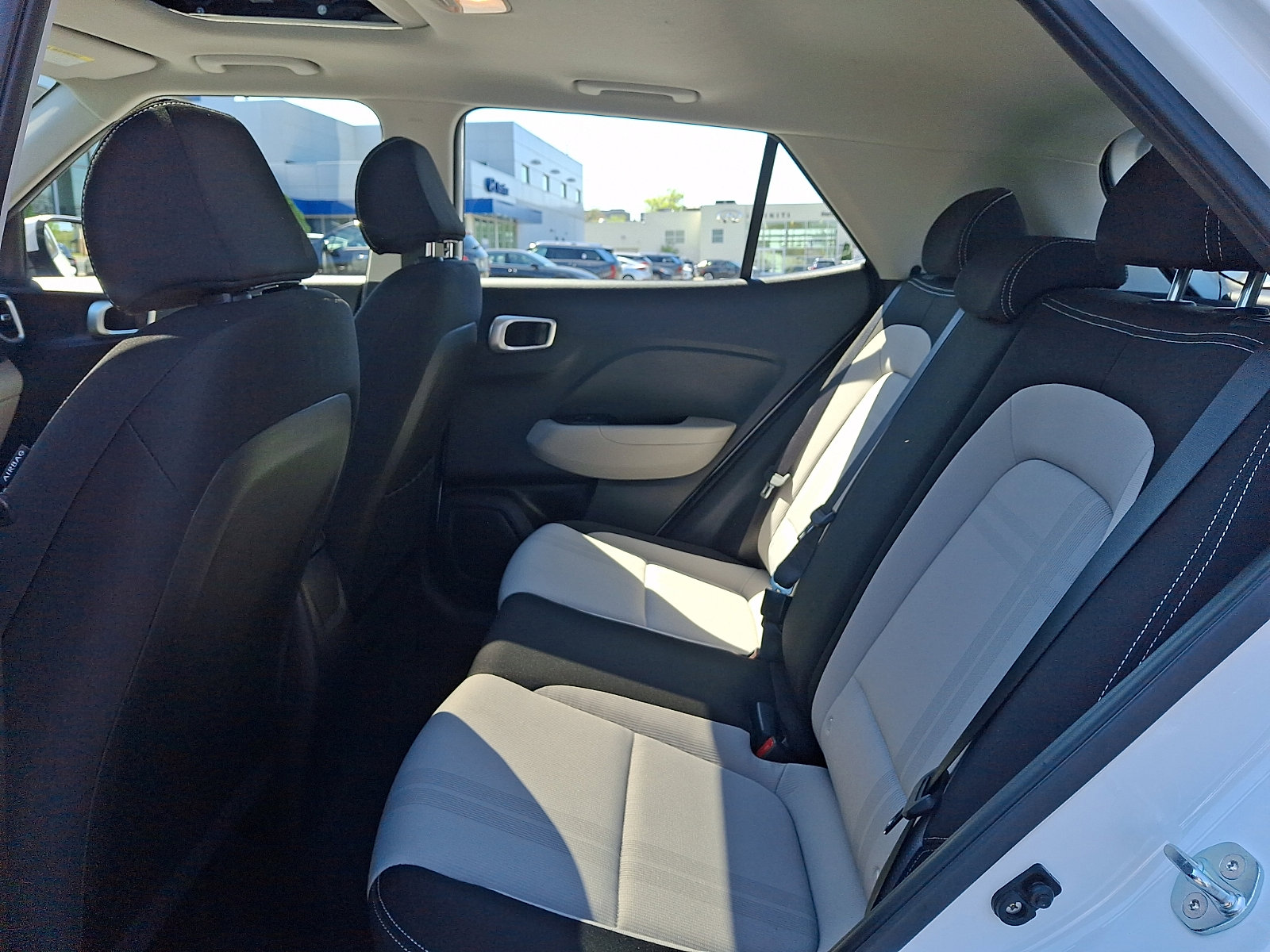 Certified 2023 Hyundai Venue SEL image 10