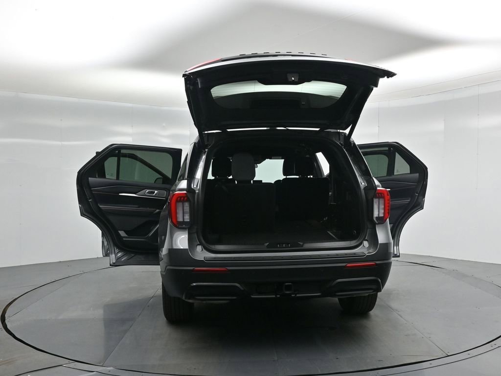 Used 2025 Ford Explorer ST-Line image 36