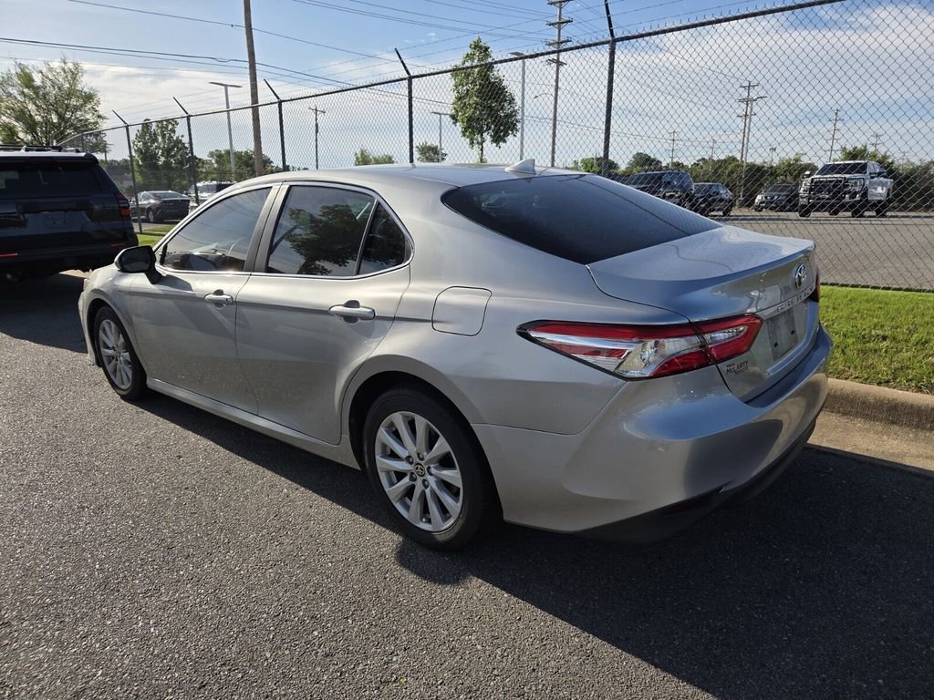 Used 2020 Toyota Camry LE FWD image 6