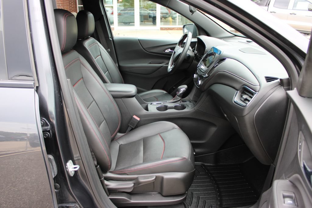 Used 2022 Chevrolet Equinox RS w/ RS Leather Package AWD/4WD image 47