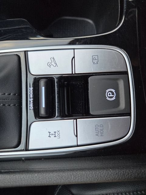 Used 2025 Hyundai Santa Cruz Limited AWD/4WD image 36