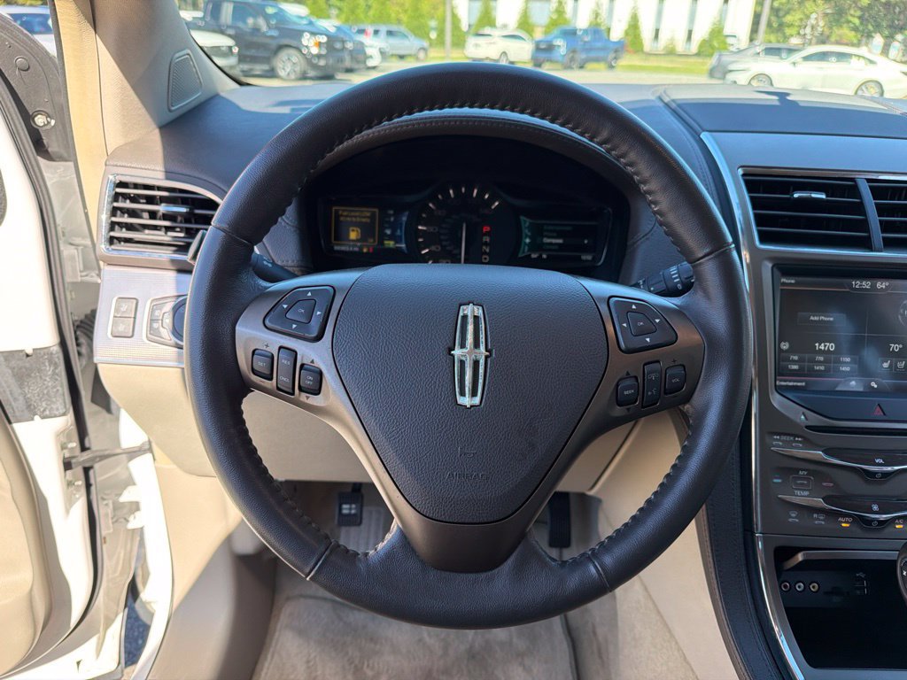 Used 2012 Lincoln MKX FWD image 14