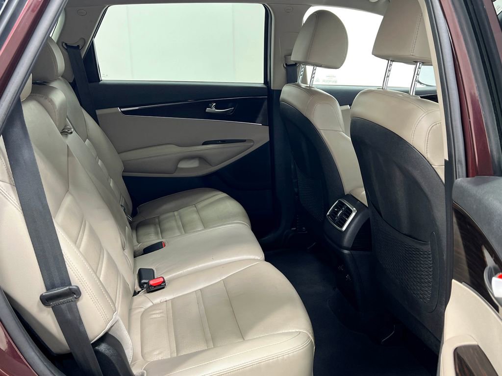 Used 2019 Kia Sorento EX image 32