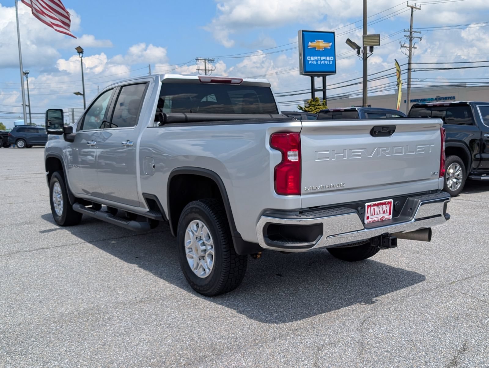 Used 2022 Chevrolet Silverado 2500 LTZ w/ Z71 Off-Road Package AWD/4WD image 5