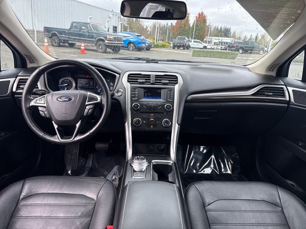 Used 2017 Ford Fusion SE AWD/4WD image 5