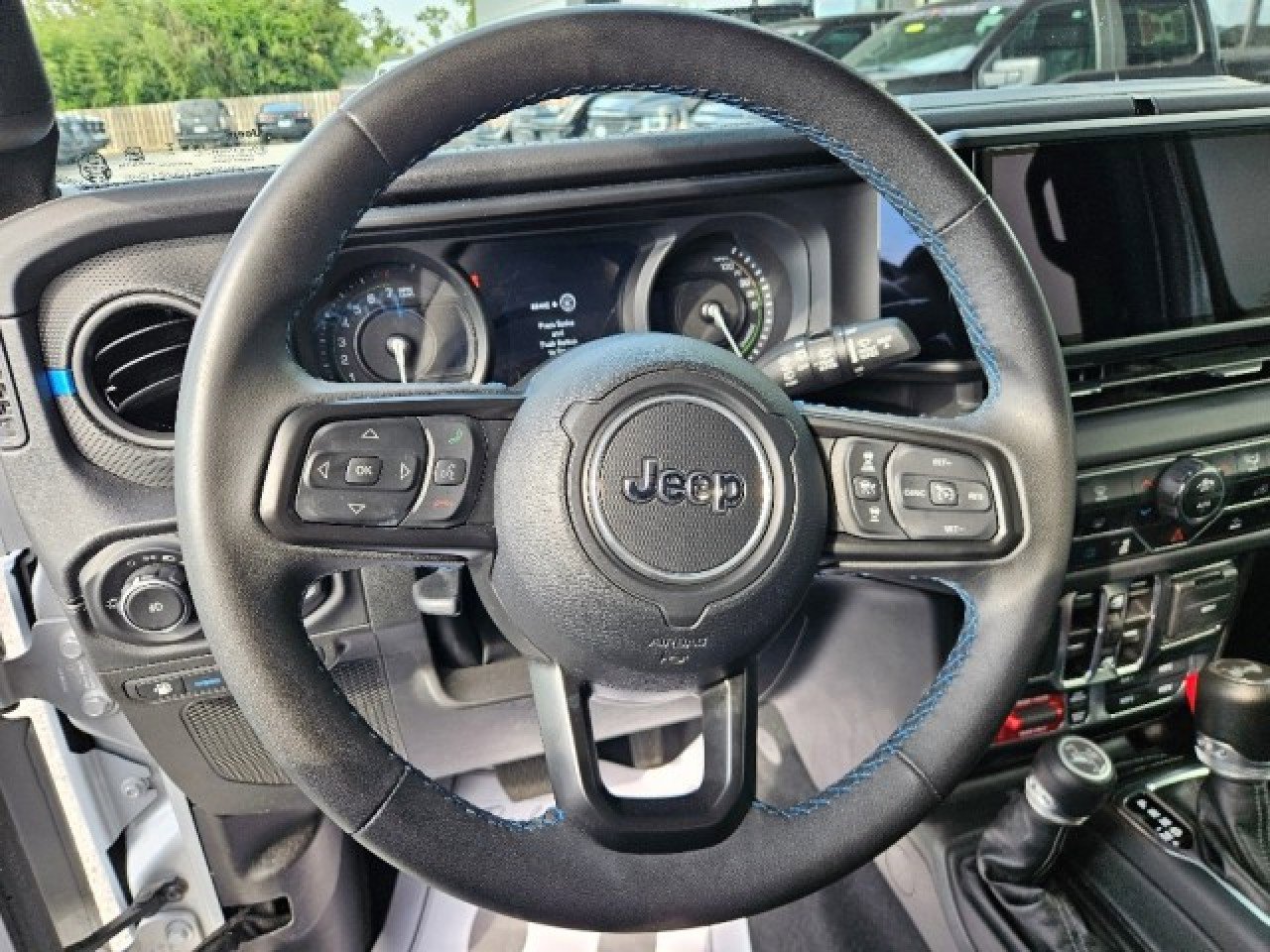 Used 2024 Jeep Wrangler Unlimited Rubicon 4xe image 28