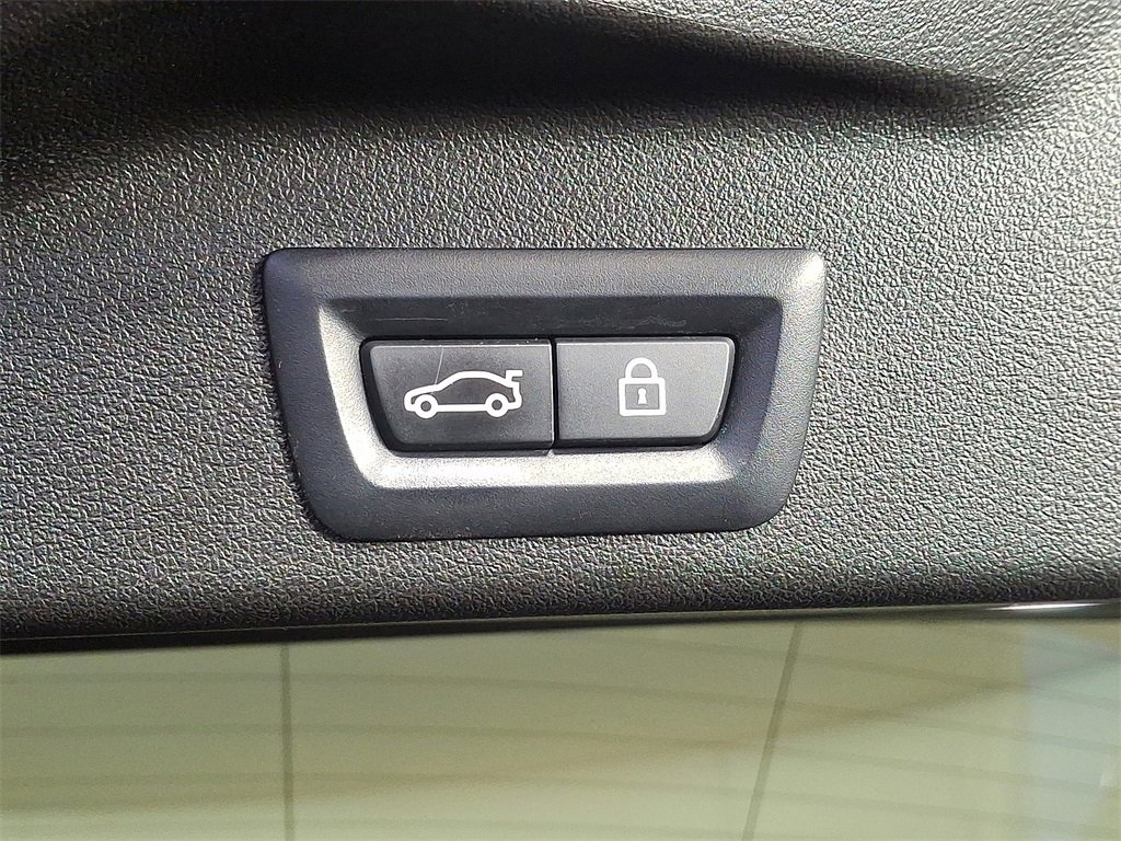 Used 2021 BMW X5 xDrive45e w/ M Sport Package image 29