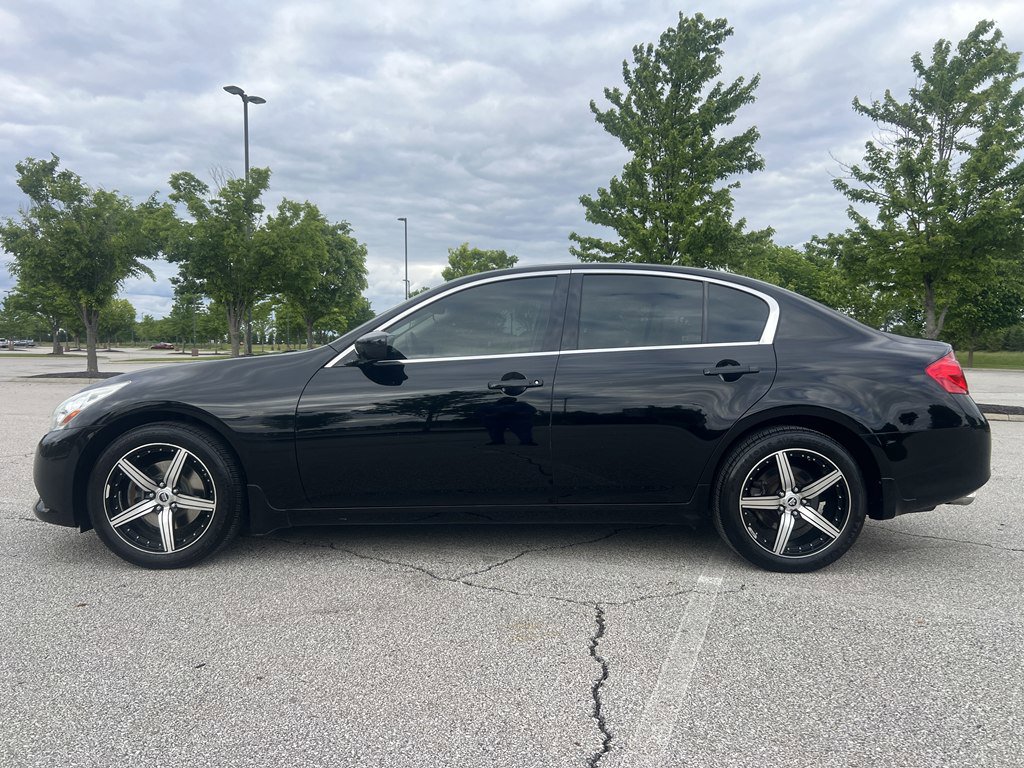 Used 2011 INFINITI G37 x Sedan w/ Premium Pkg AWD/4WD image 2