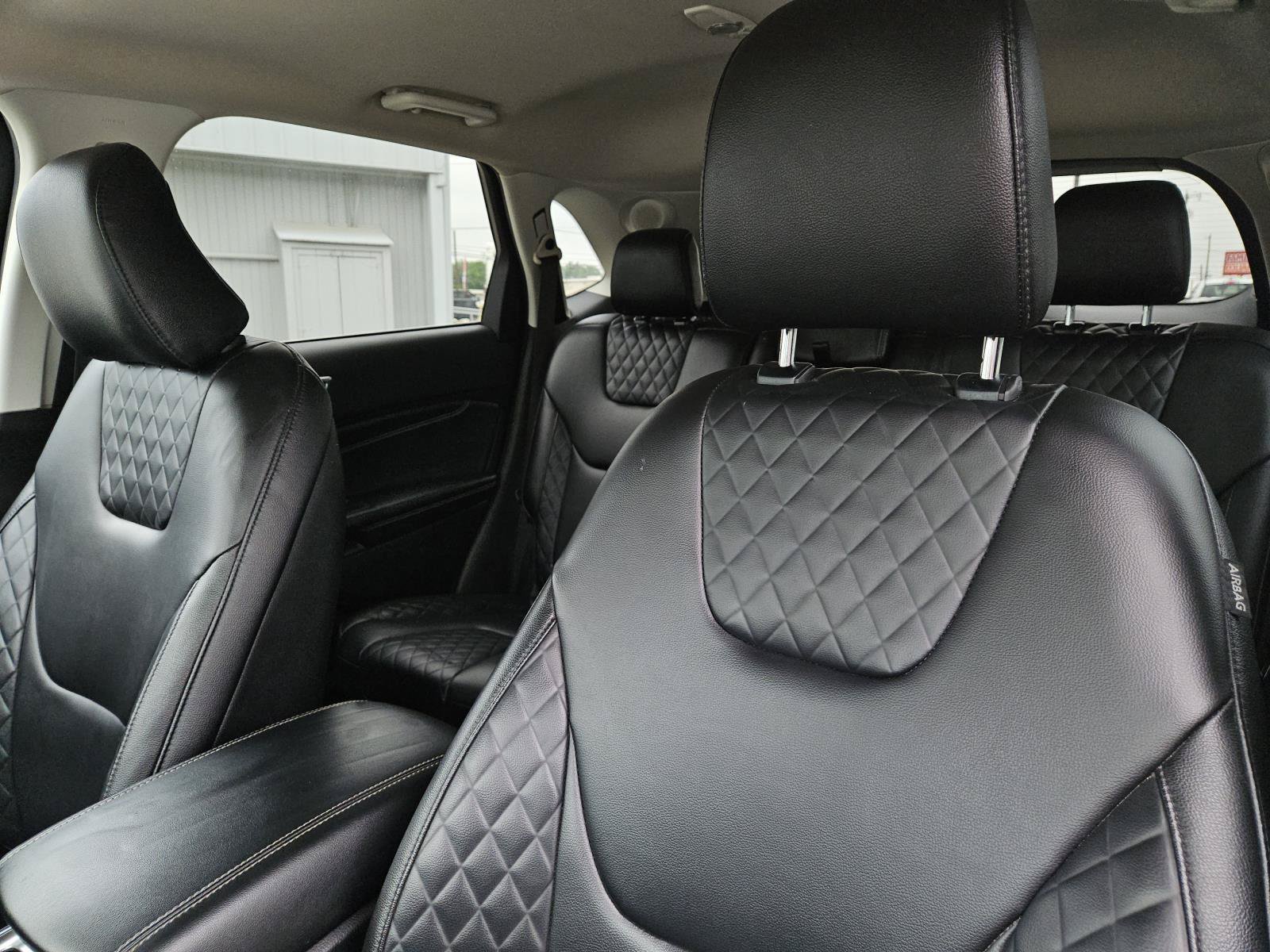 Used 2023 Ford Edge Titanium AWD/4WD image 28