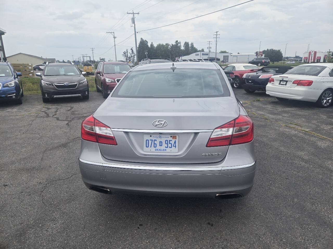 Used 2012 Hyundai Genesis 3.8 w/ Premium Pkg RWD image 7