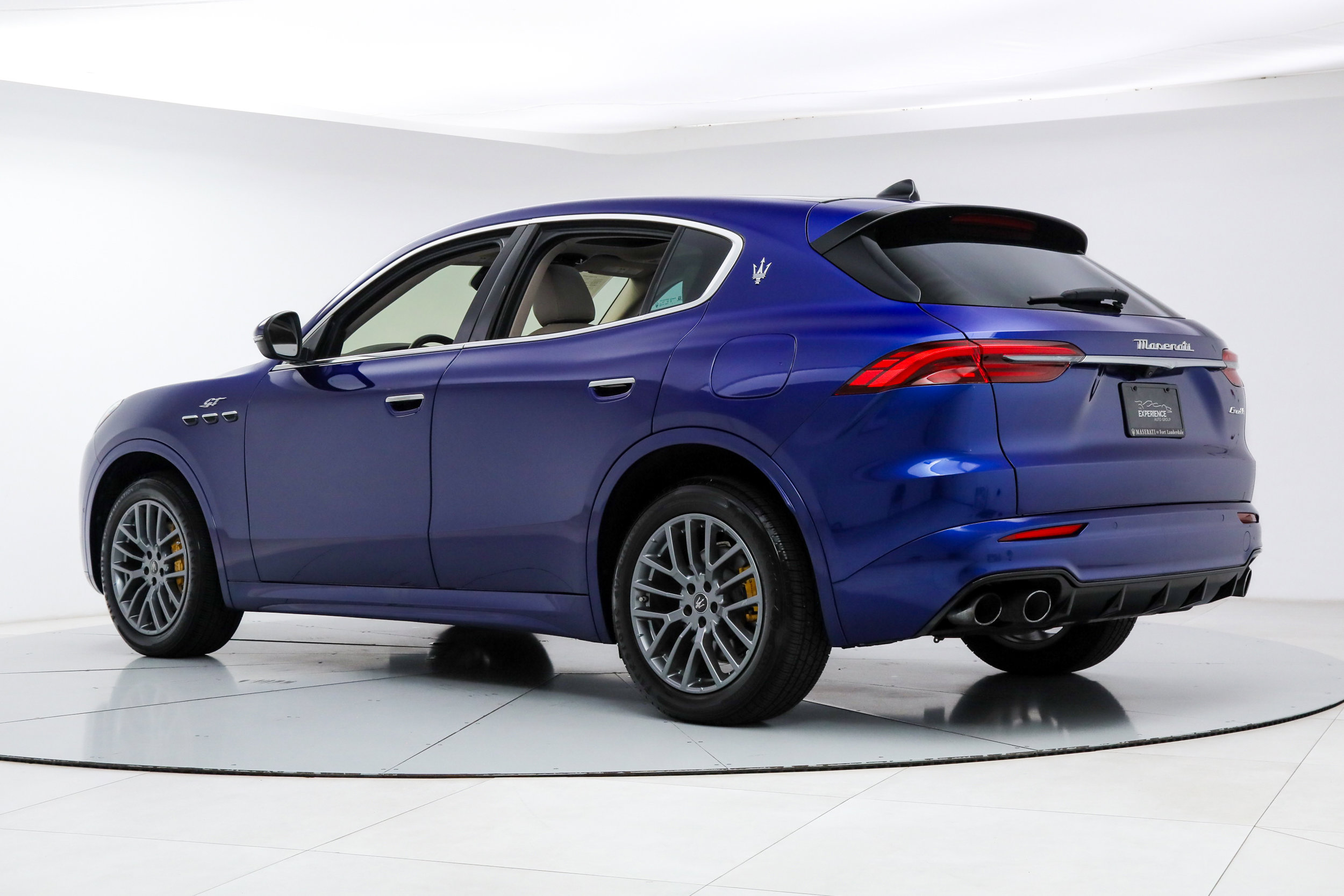 Used 2023 Maserati Grecale Modena AWD/4WD image 3