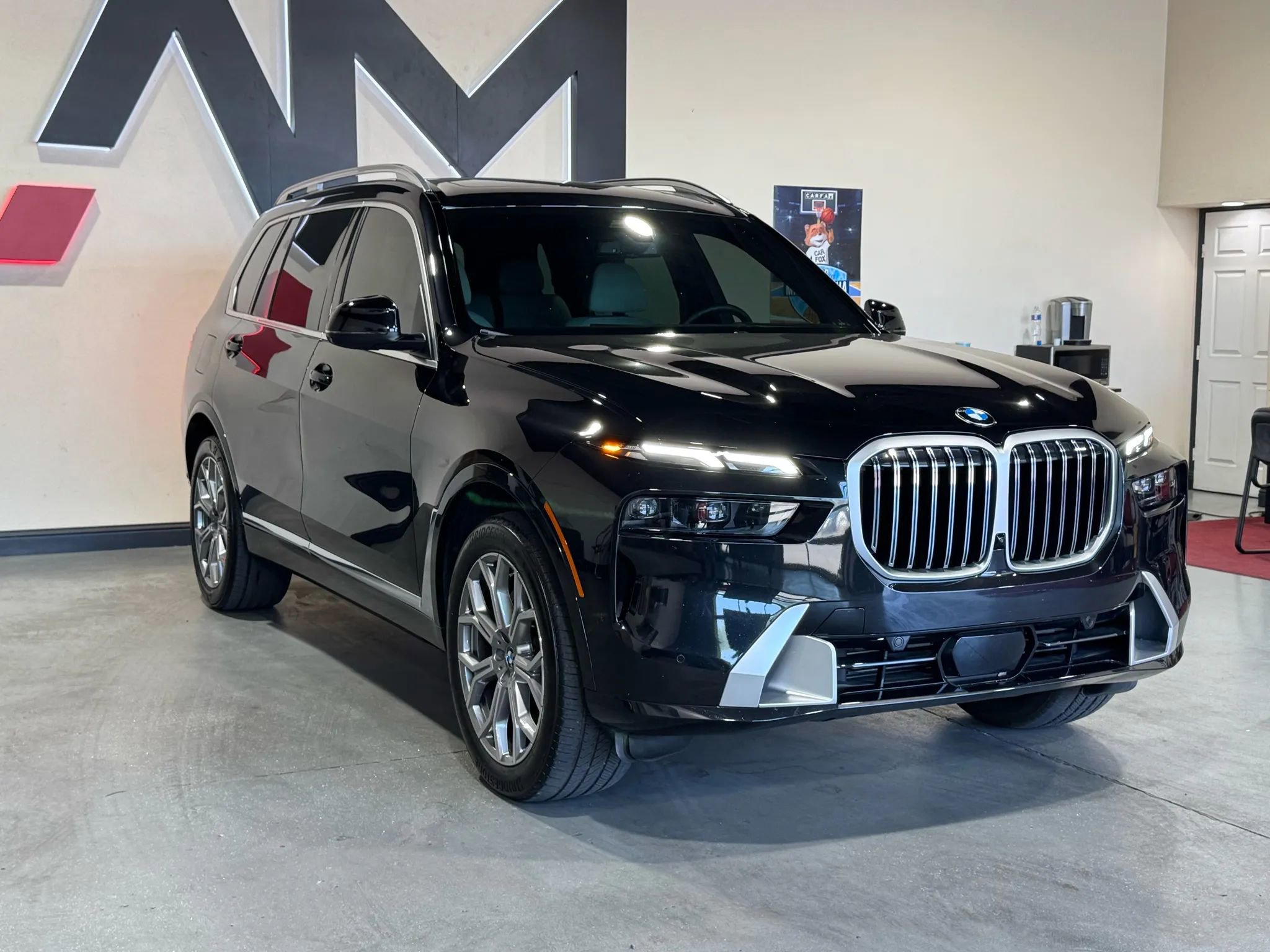 Used 2023 BMW X7 xDrive40i w/ Premium Package image 3