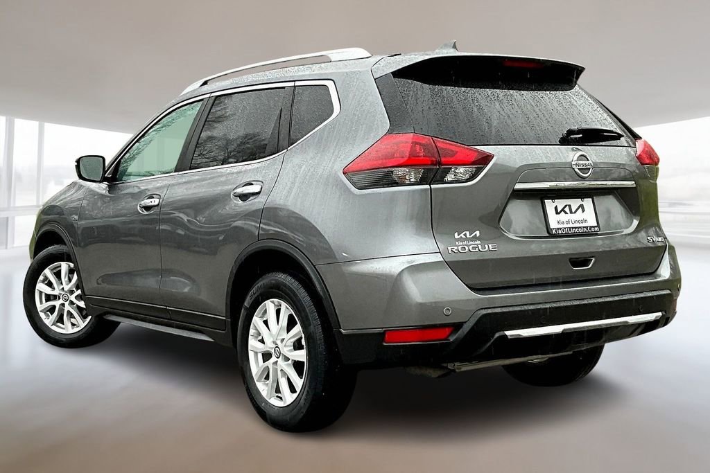 Used 2020 Nissan Rogue SV image 4