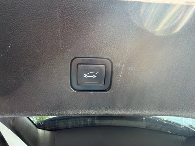 Used 2021 Chevrolet Traverse High Country AWD/4WD image 9