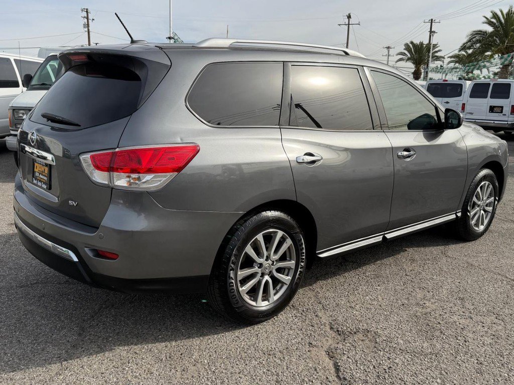 Used 2015 Nissan Pathfinder SV image 6