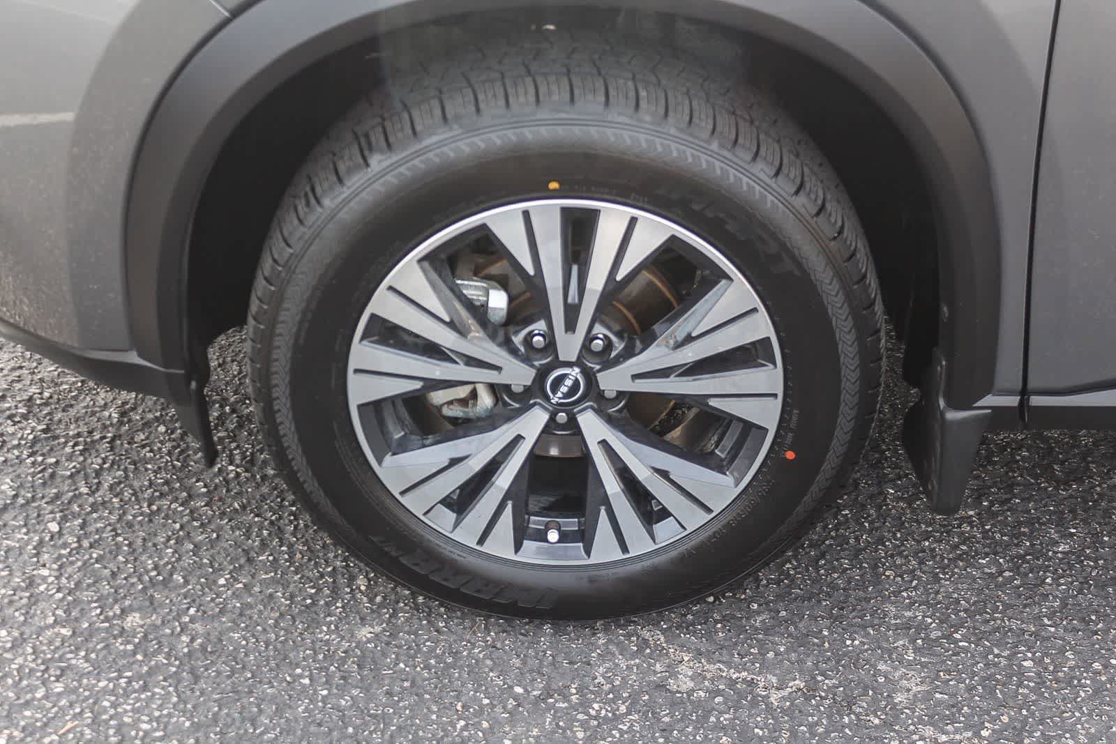 Used 2023 Nissan Rogue SV FWD image 12