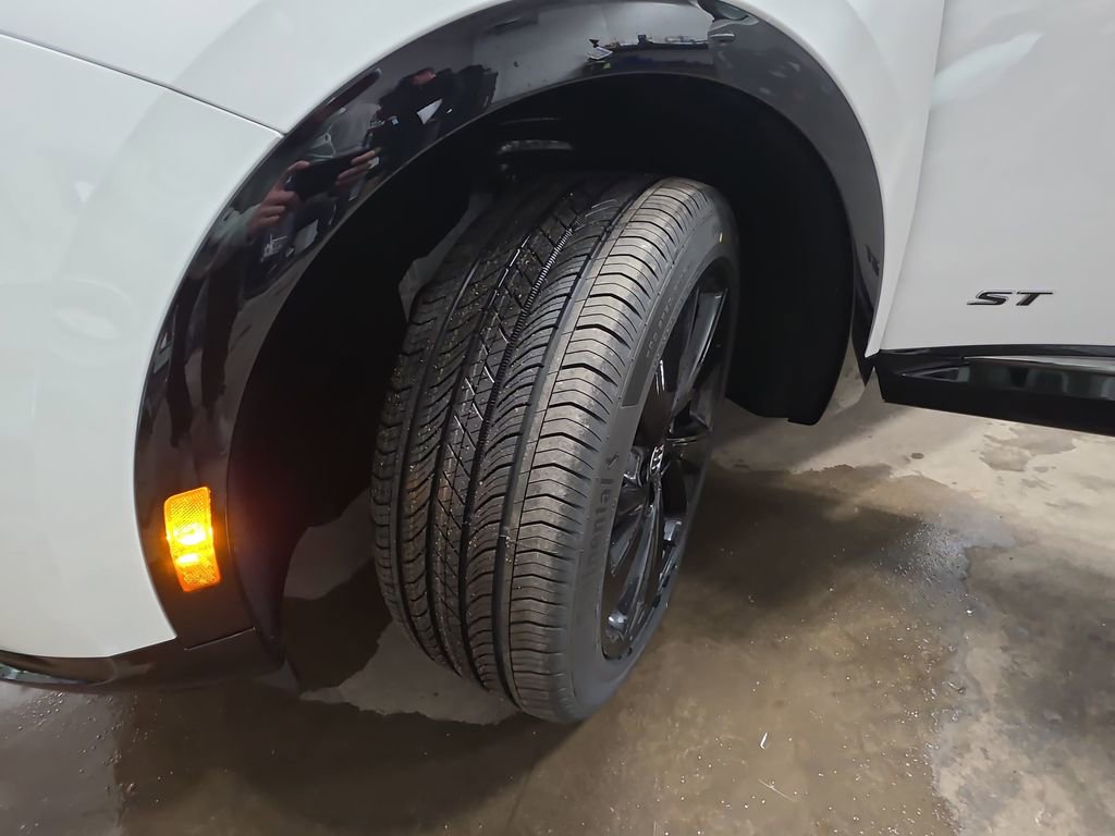 New 2026 Buick Envision Sport Touring AWD/4WD image 33