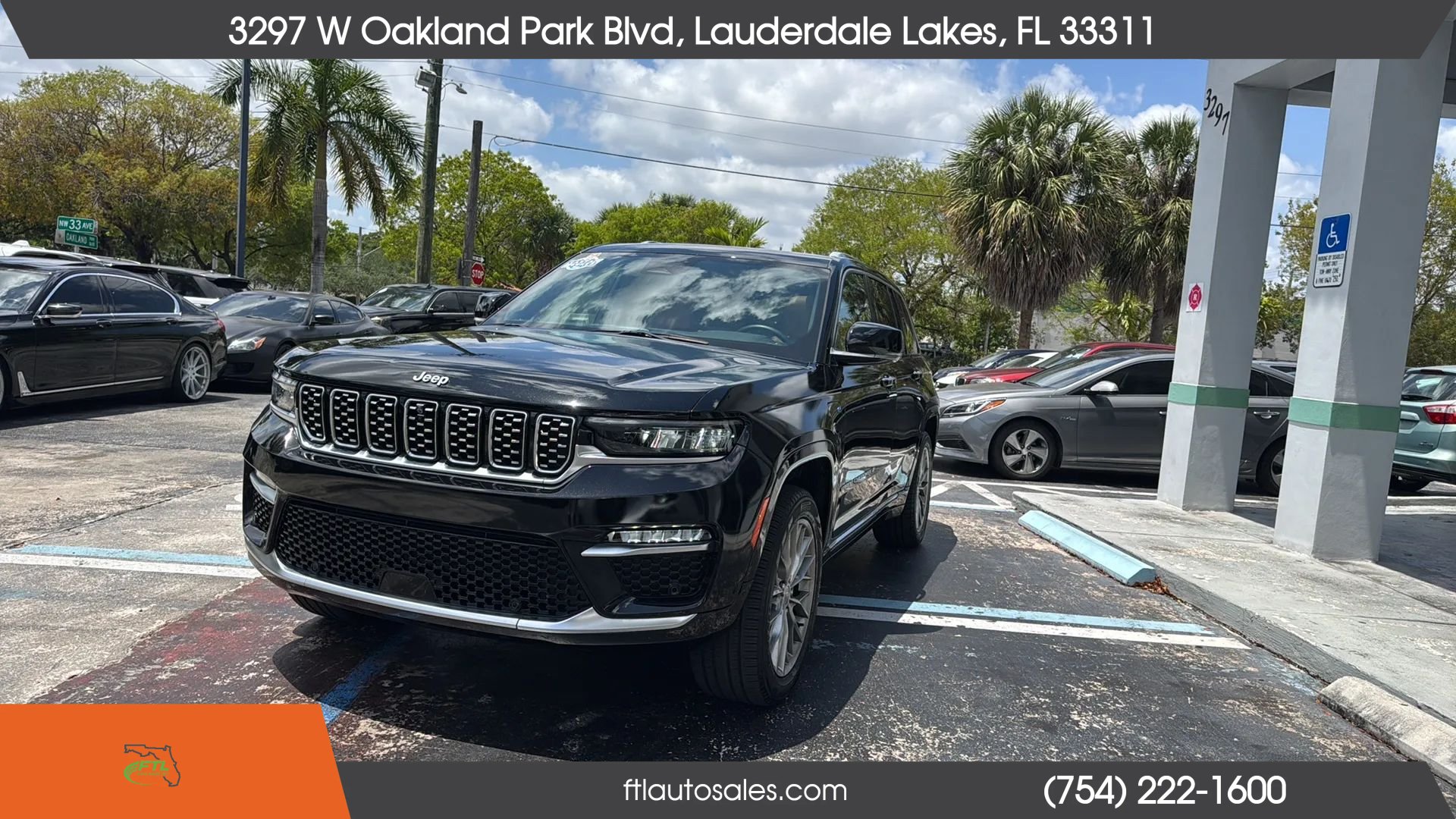 Used 2022 Jeep Grand Cherokee Summit w/ Luxury Tech Group V AWD/4WD image 6