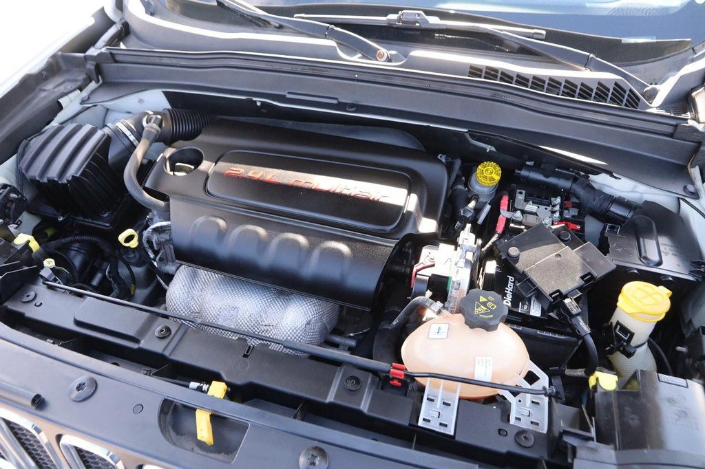 Used 2017 Jeep Renegade Latitude image 27