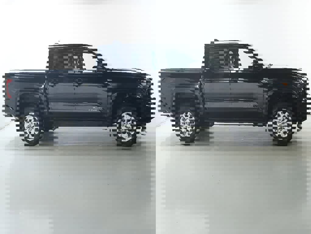 Certified 2024 Toyota Tacoma SR5 AWD/4WD image 11