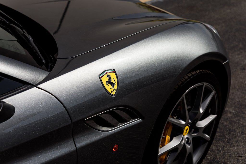 Used 2010 Ferrari California image 16